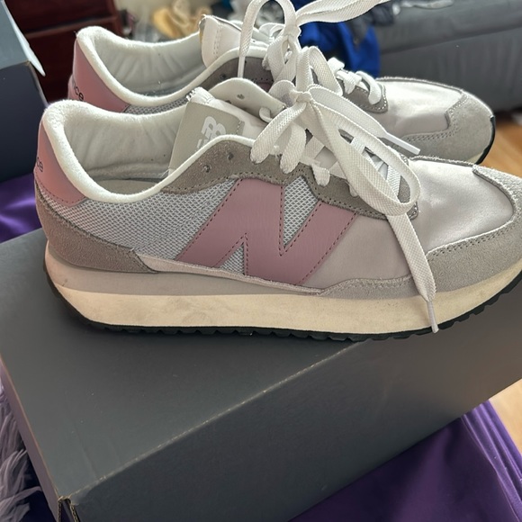 New Balance Shoes - New Balance 237 Sneaker